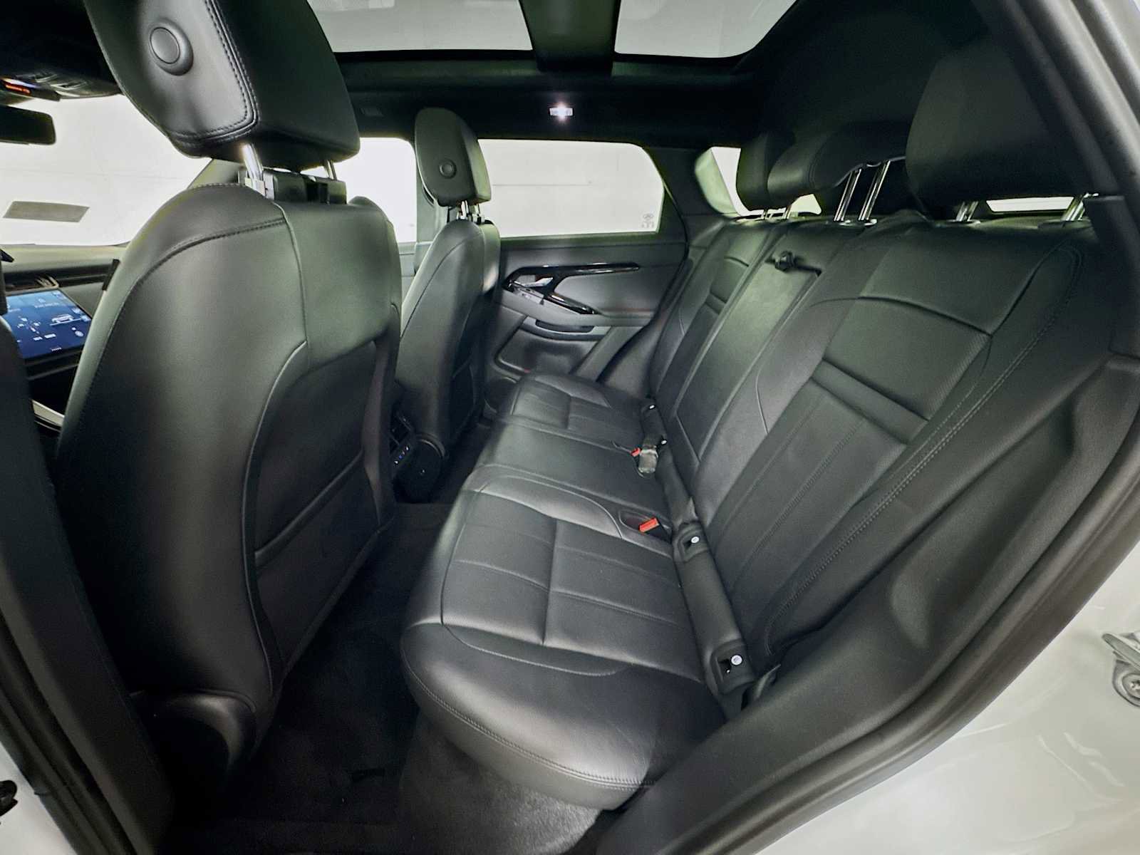 Used 2025 Land Rover Range Rover Evoque S image 21