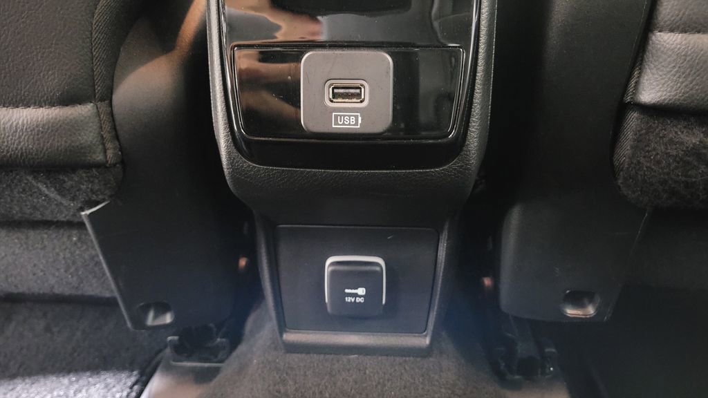 Used 2023 Jeep Compass Limited image 32