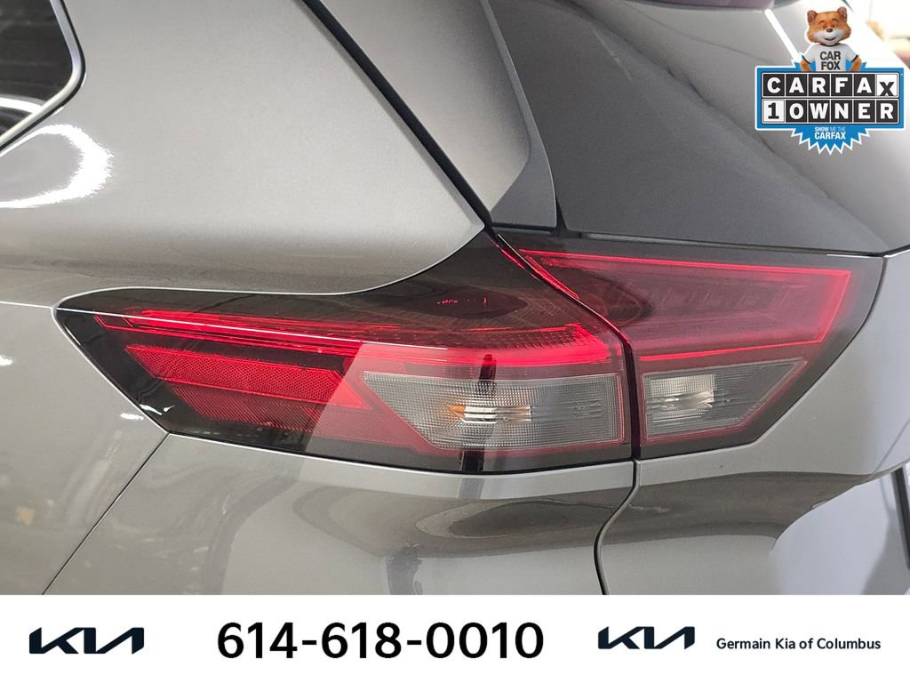 Used 2023 Nissan Rogue S AWD/4WD image 15
