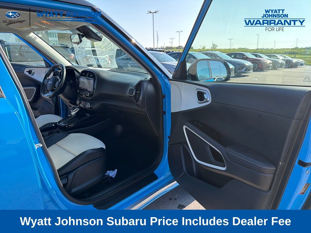 Used 2023 Kia Soul GT-Line FWD image 34