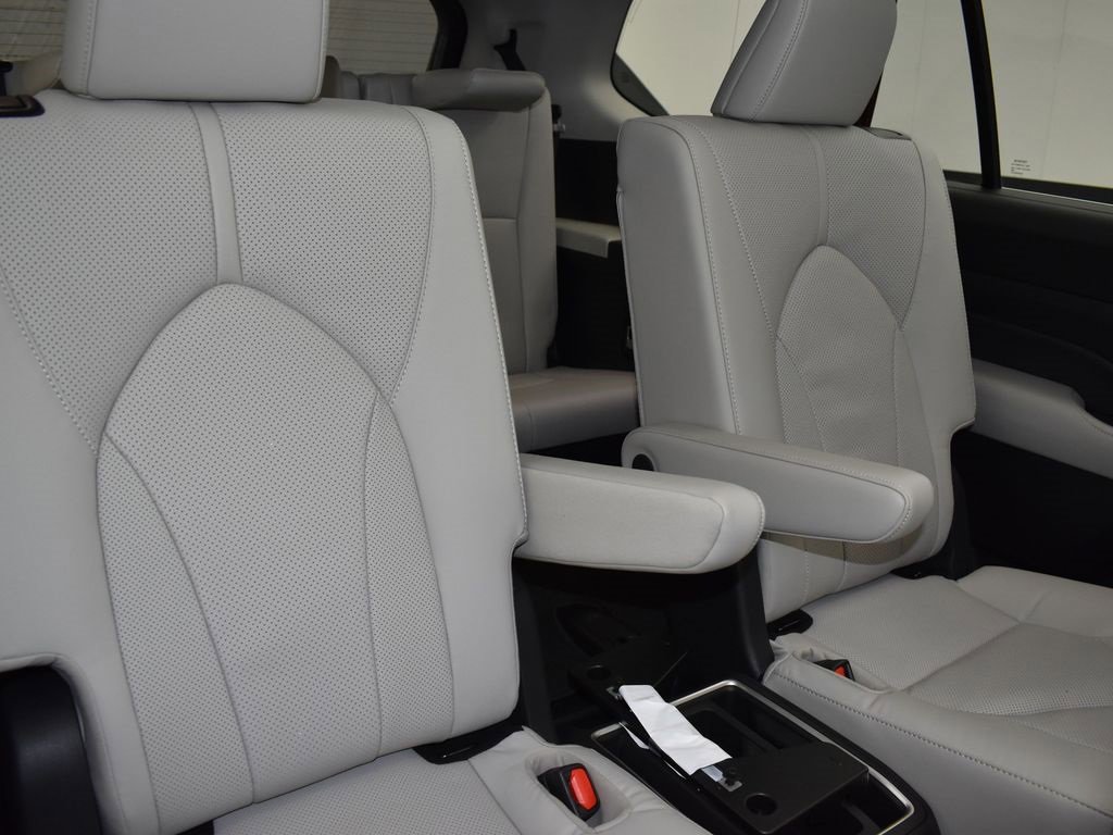 Used 2025 Toyota Grand Highlander FWD image 31