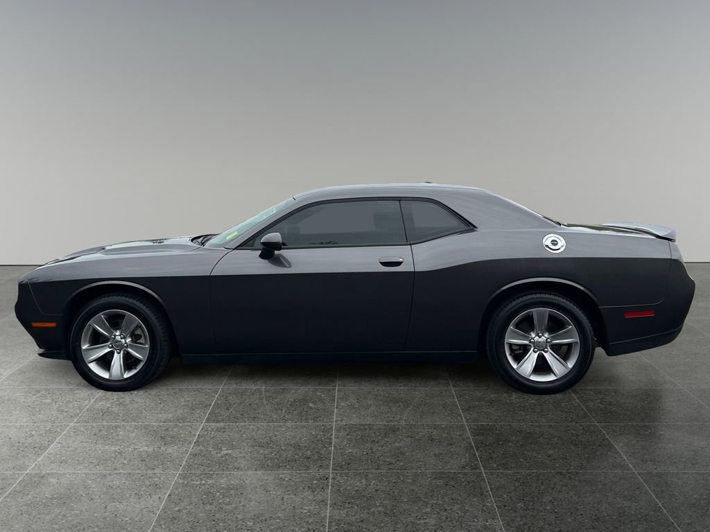 Used 2021 Dodge Challenger SXT w/ Driver Convenience Group RWD image 5