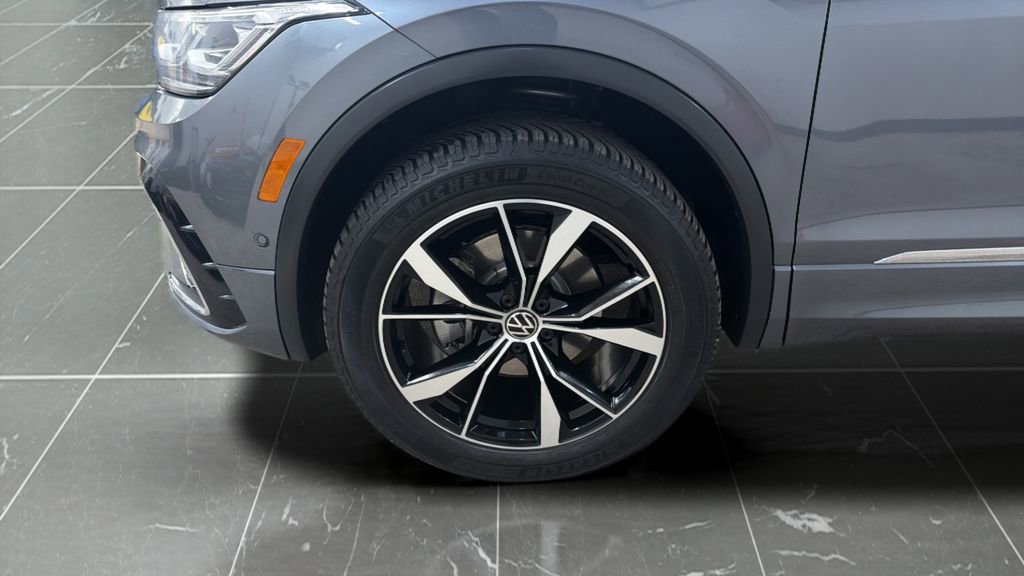 Used 2023 Volkswagen Tiguan SEL R-Line image 15