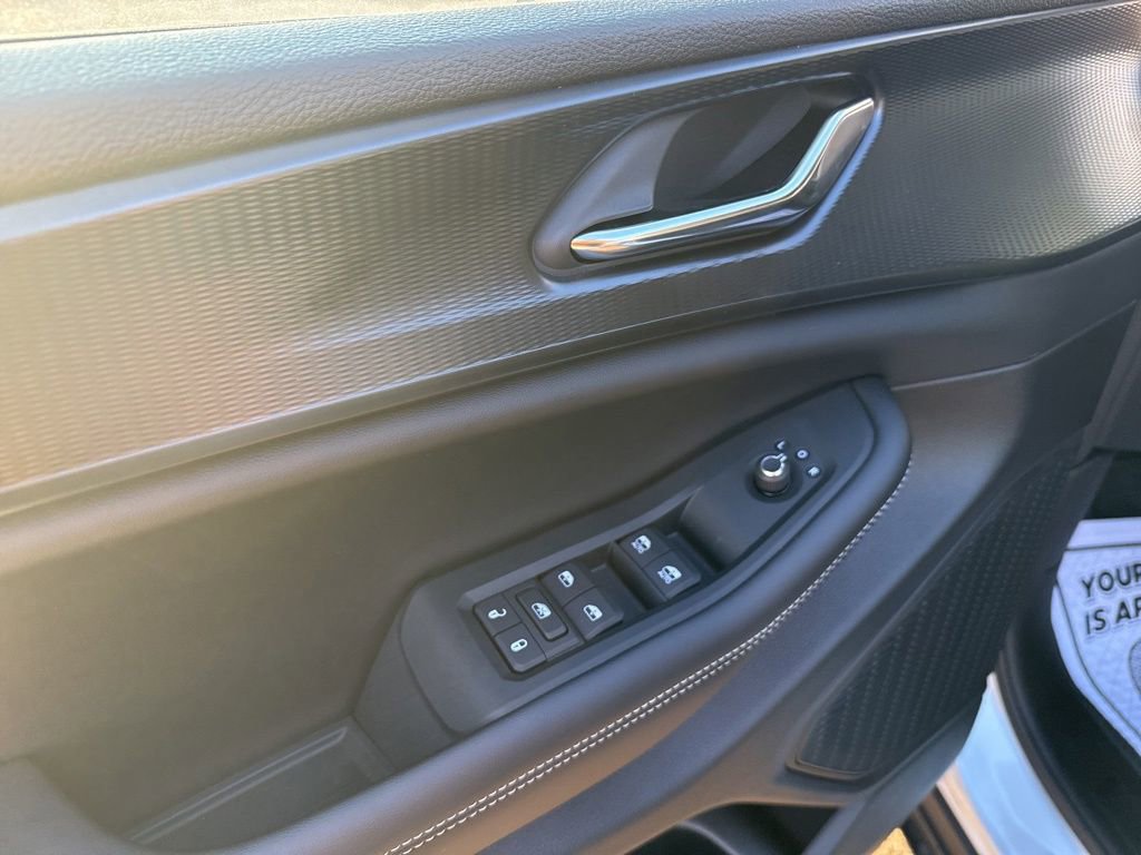 New 2025 Jeep Grand Cherokee L Laredo image 48