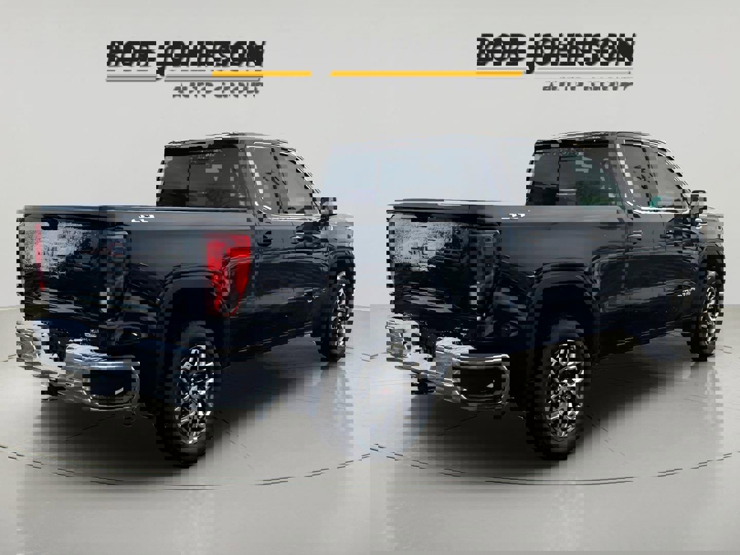 New 2025 GMC Sierra 1500 SLE w/ Preferred Package image 7