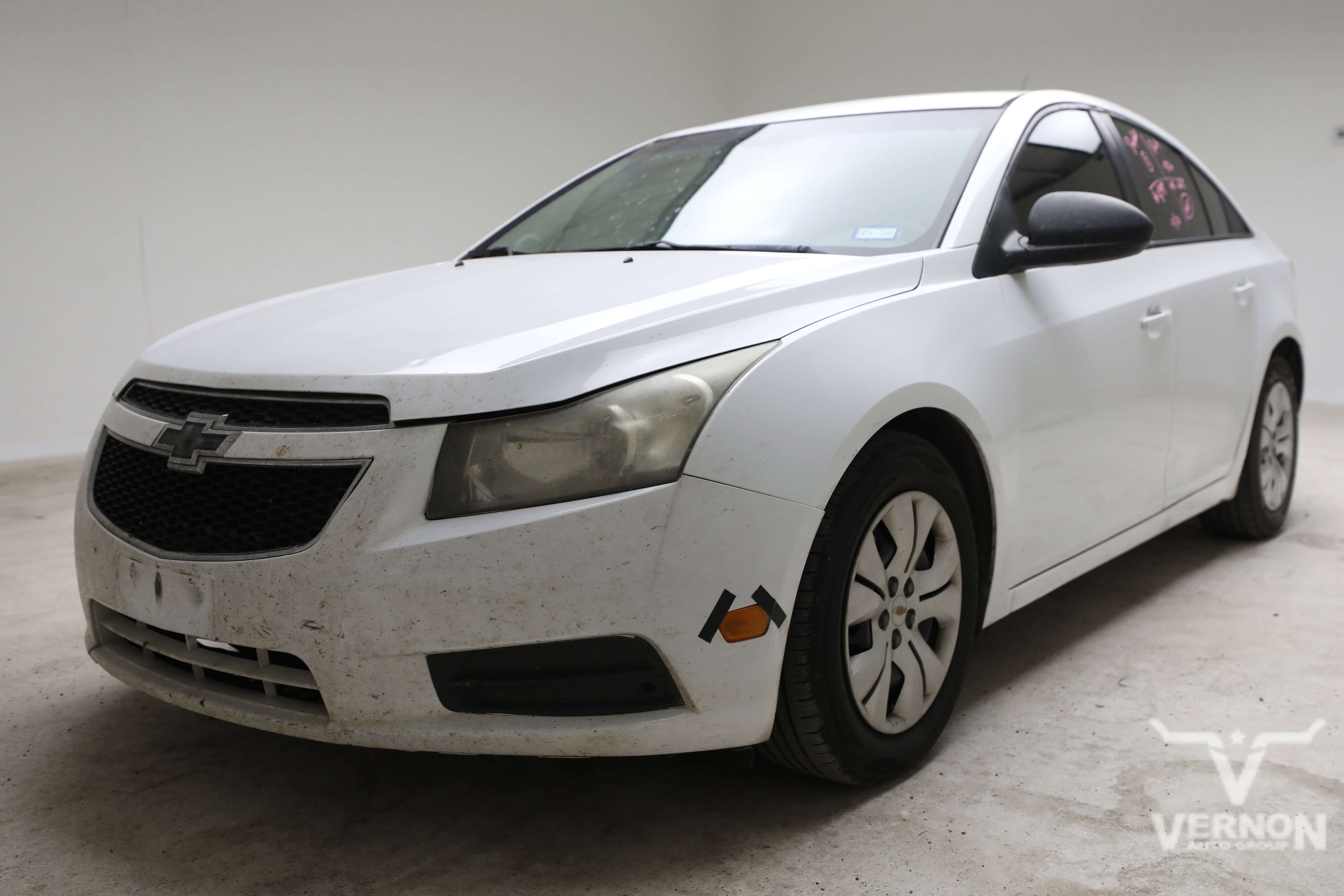 Used 2014 Chevrolet Cruze LS FWD video 1