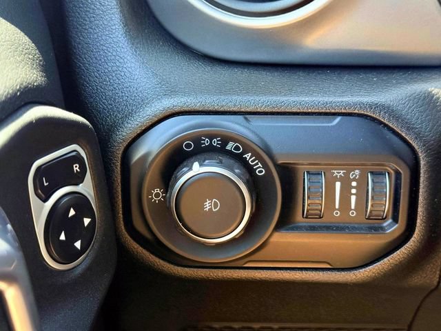 Used 2019 Jeep Wrangler Unlimited Sport S AWD/4WD image 24
