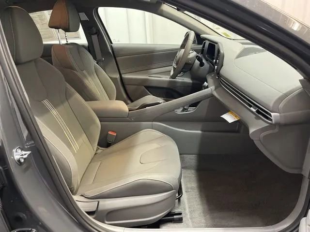 Used 2026 Hyundai Elantra Sport image 14