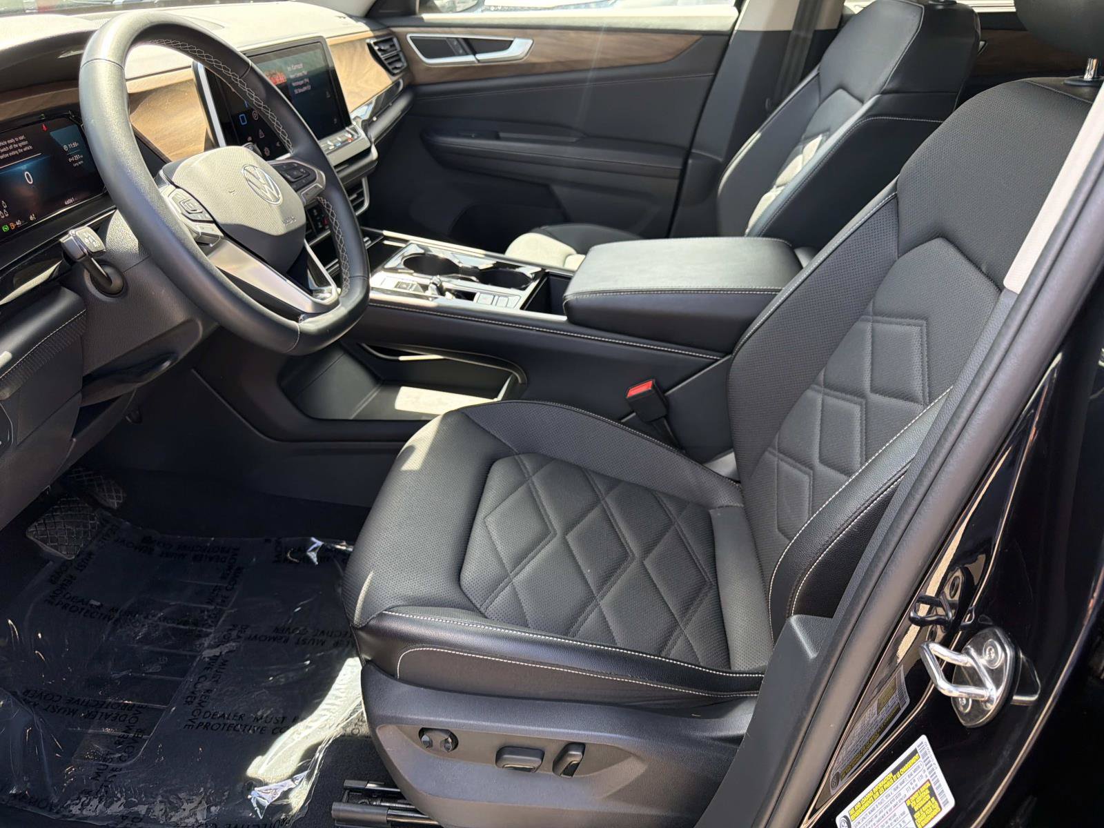 Used 2024 Volkswagen Atlas SE FWD image 16