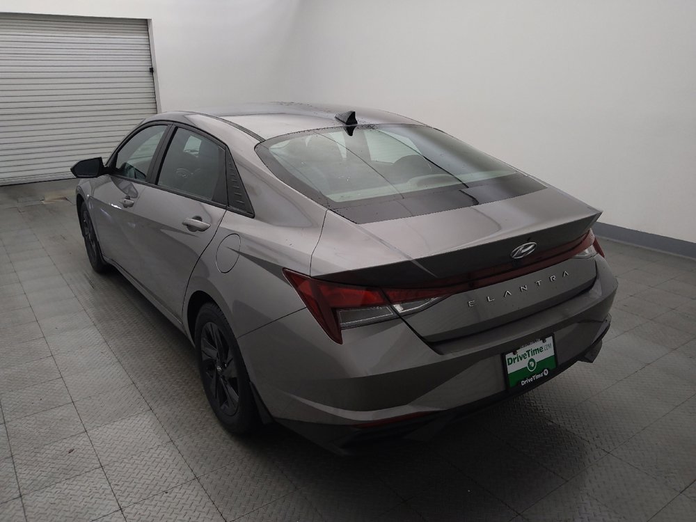 Used 2023 Hyundai Elantra SEL FWD image 5
