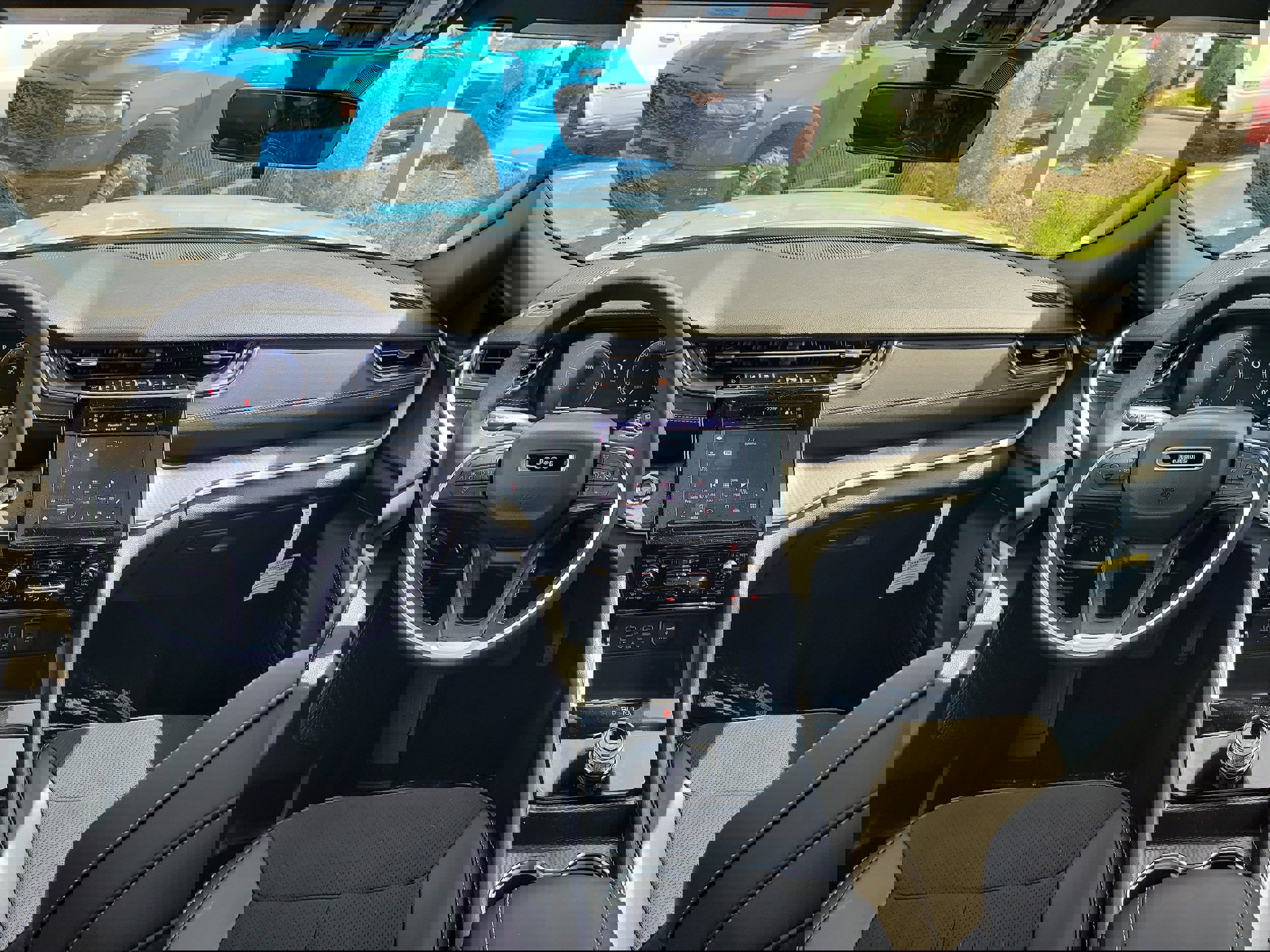 New 2025 Jeep Grand Cherokee L Altitude image 12