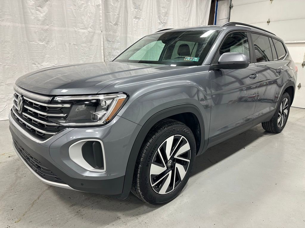 Used 2025 Volkswagen Atlas SE image 3