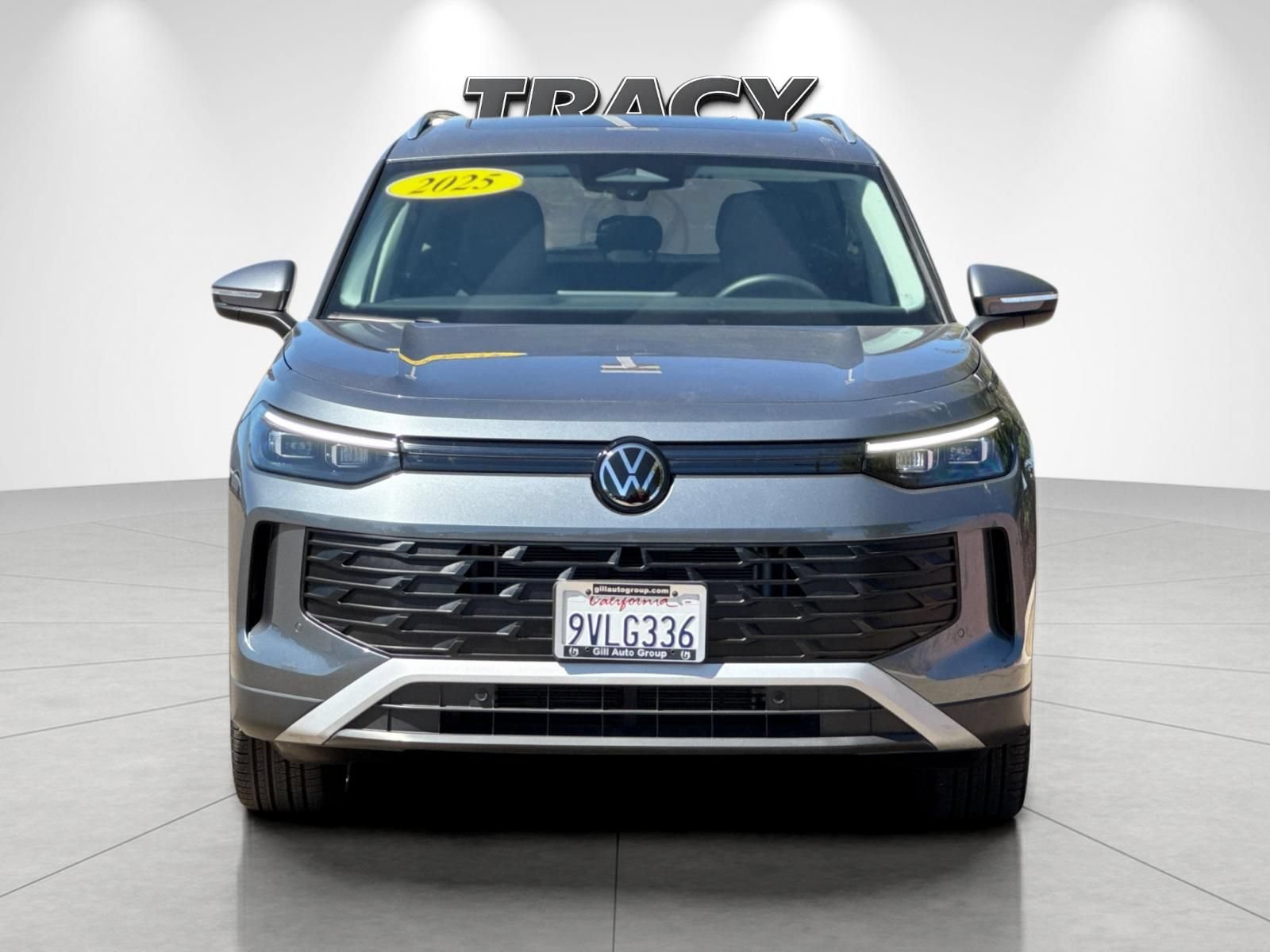 Used 2025 Volkswagen Tiguan SE AWD/4WD image 9