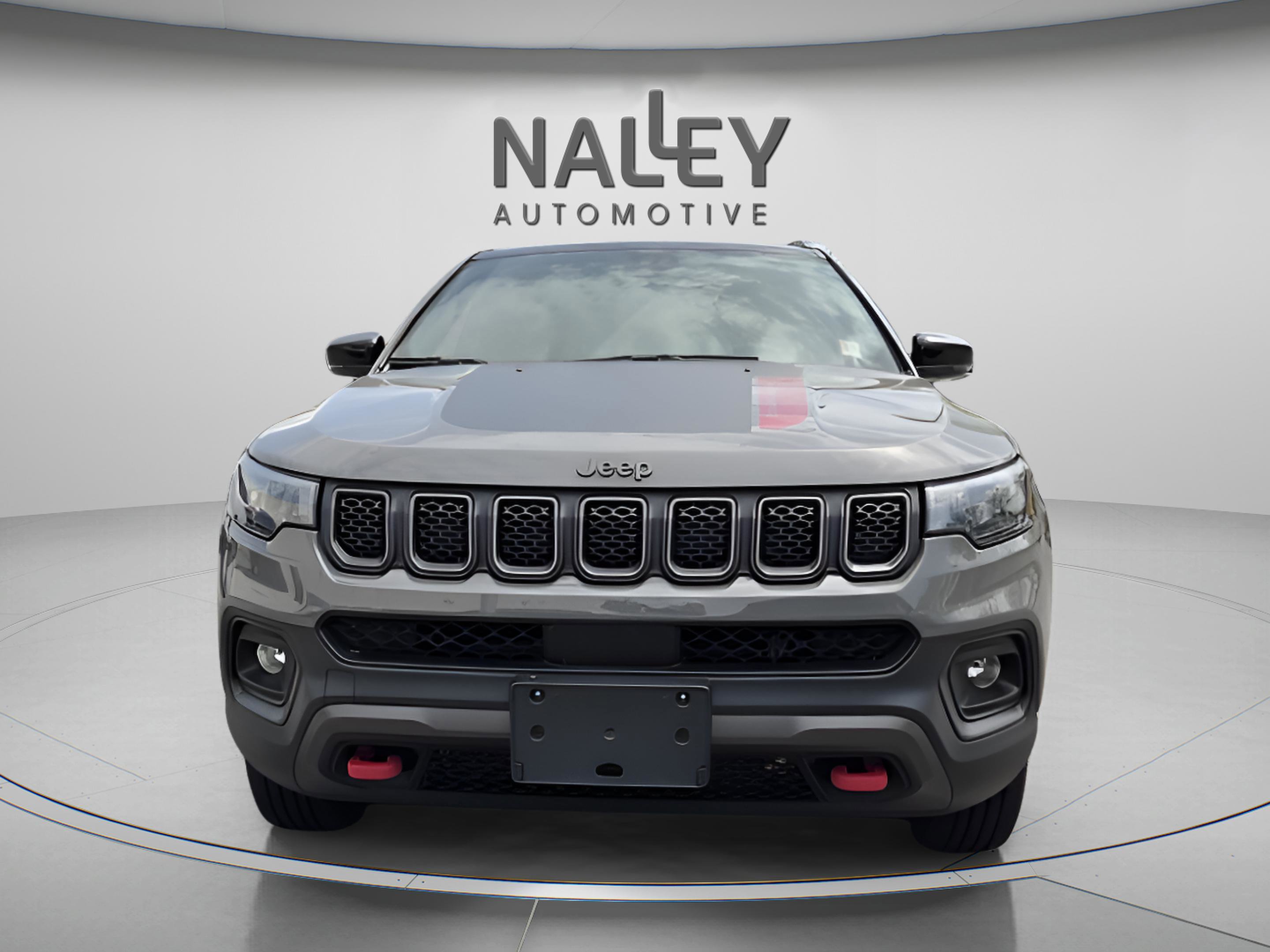 Used 2023 Jeep Compass Trailhawk image 8