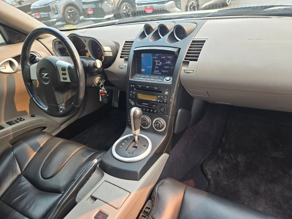 Used 2004 Nissan 350Z Touring RWD image 10