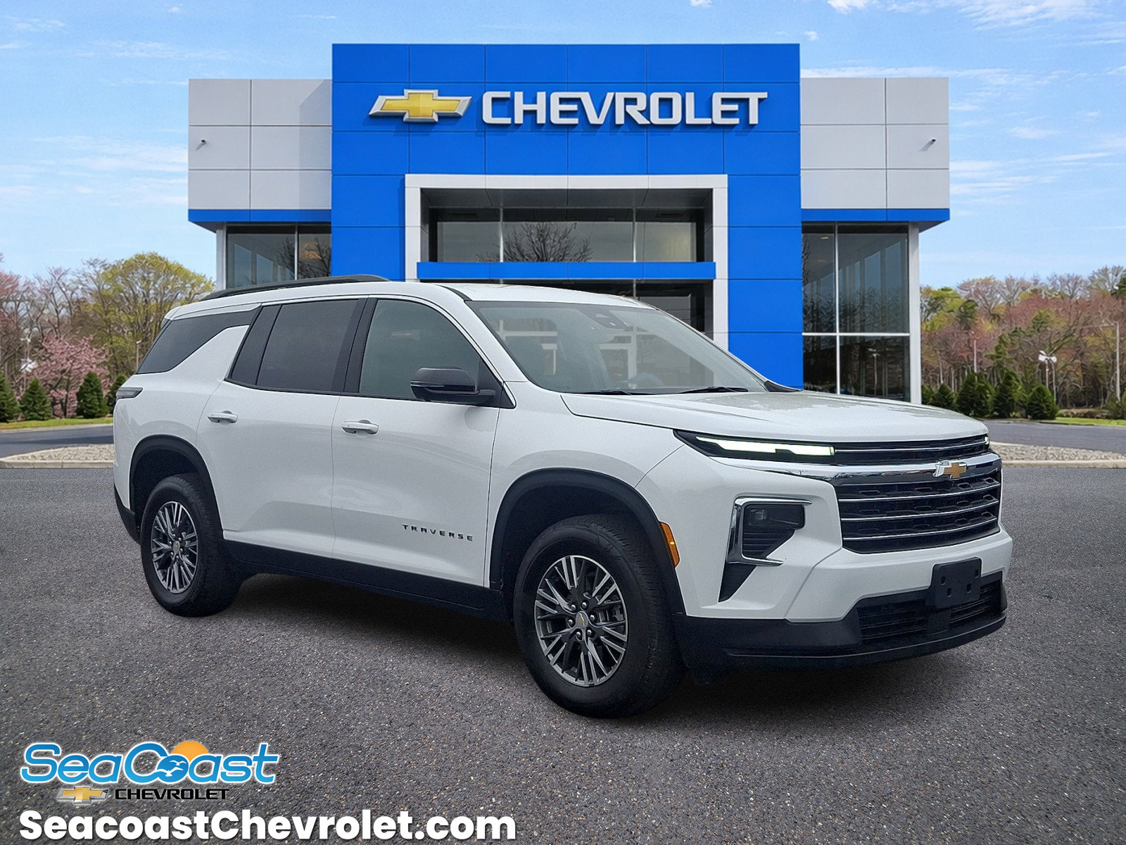 Used 2024 Chevrolet Traverse LT w/ LPO, Floor Liner Package AWD/4WD image 1