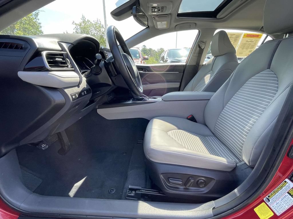 Used 2024 Toyota Camry SE w/ Convenience Package FWD image 18
