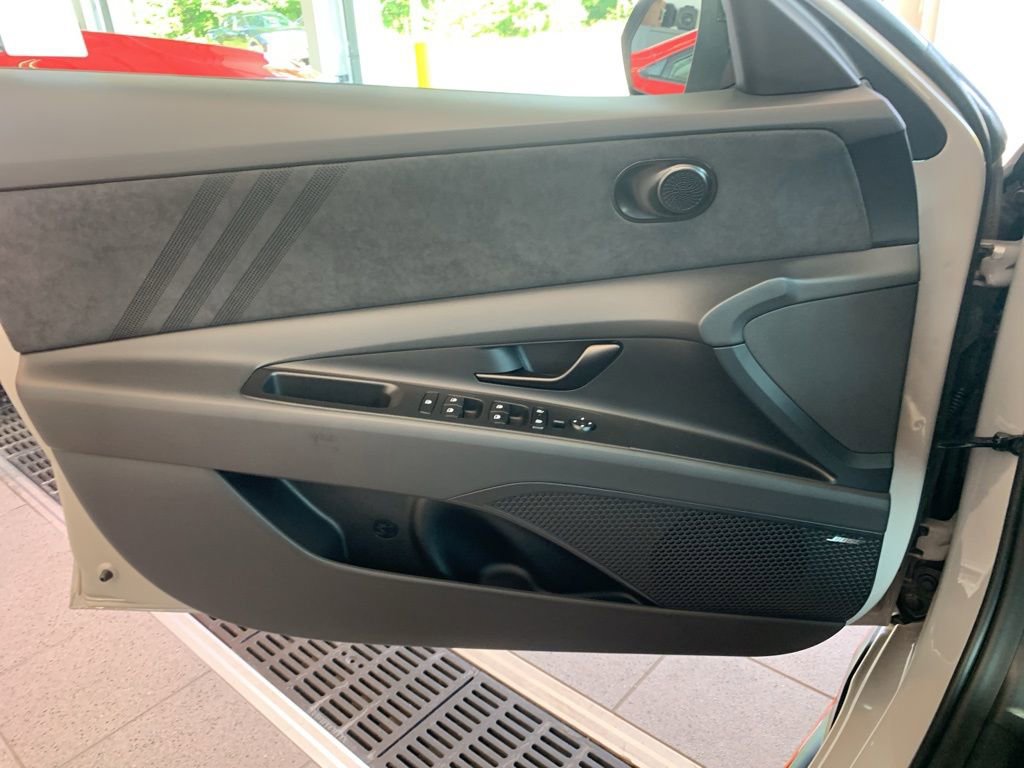 New 2025 Hyundai Elantra N image 8