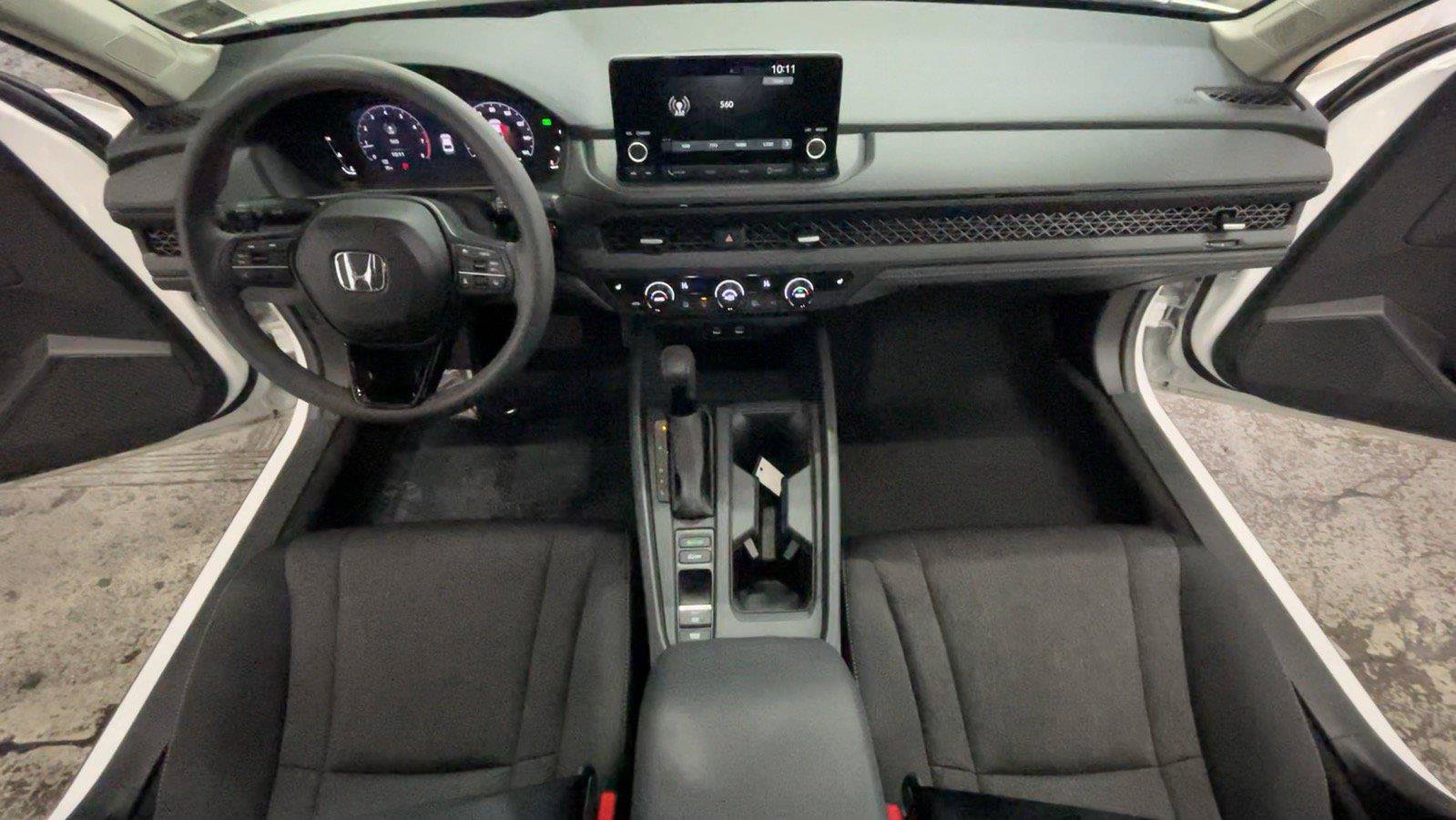 Used 2025 Honda Accord SE image 27