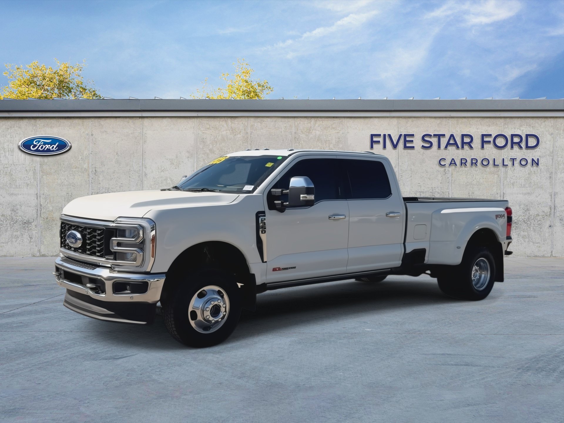 Used 2024 Ford F350 Lariat w/ Lariat Ultimate Package AWD/4WD image 4