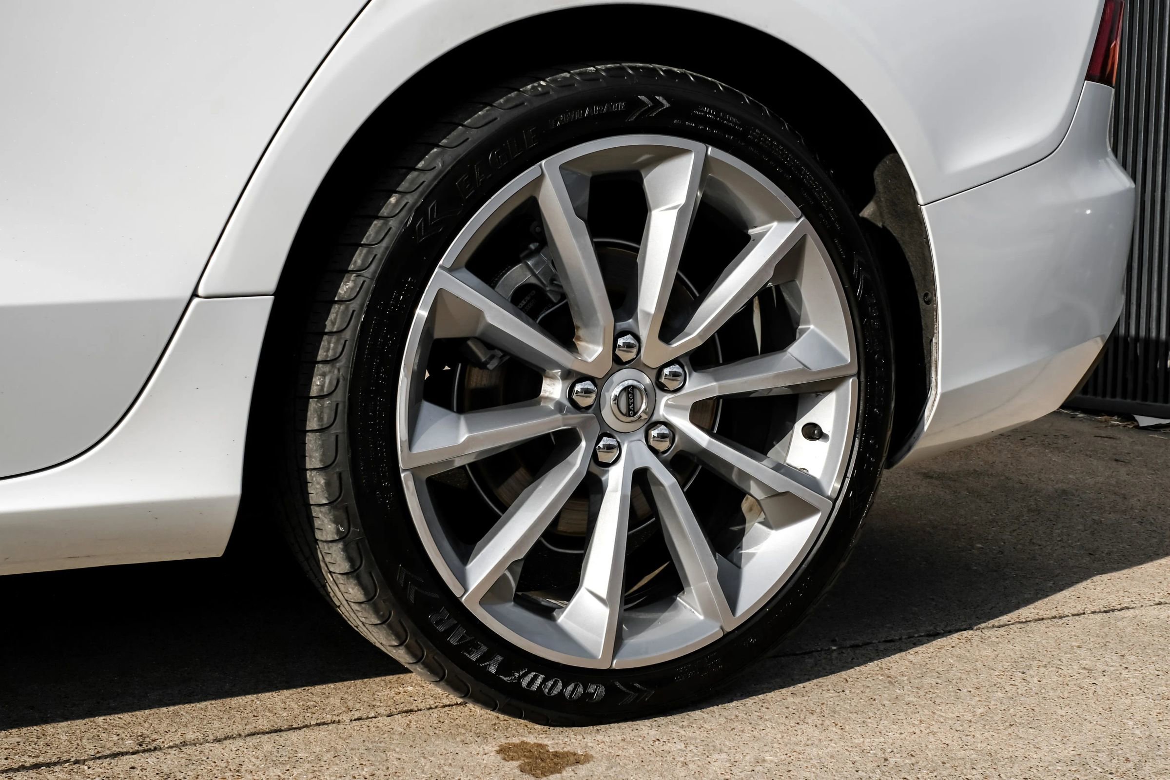 Used 2020 Volvo S60 T5 Momentum image 52