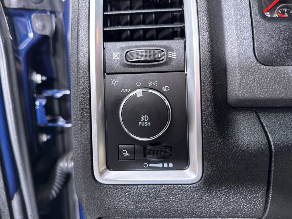 Used 2020 RAM 1500 Warlock AWD/4WD image 29