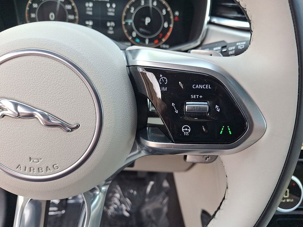 Used 2025 Jaguar F-PACE R-Dynamic S image 18