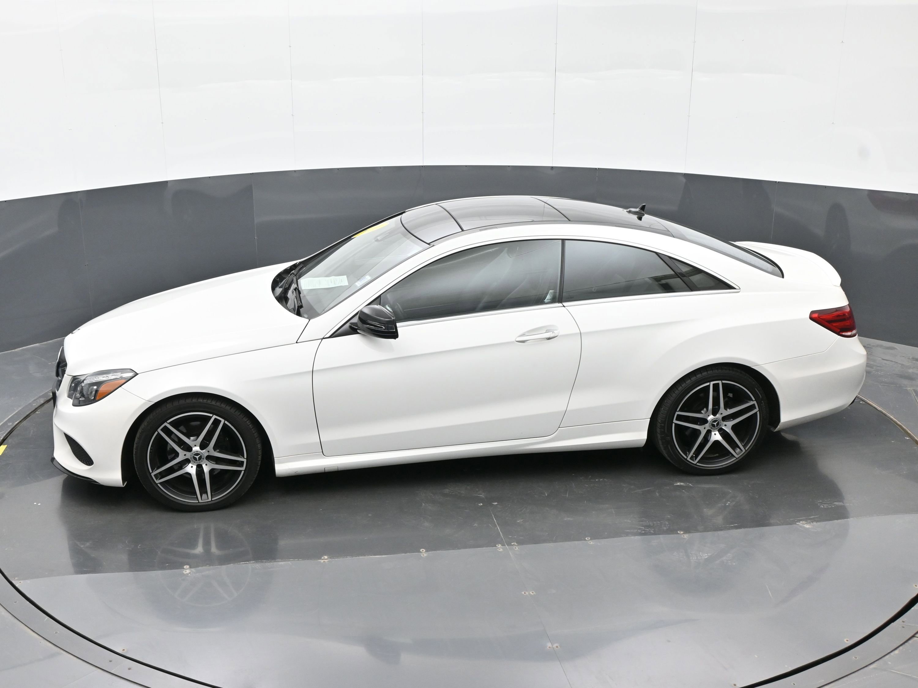 Used 2016 Mercedes-Benz E 400 4MATIC Coupe image 31