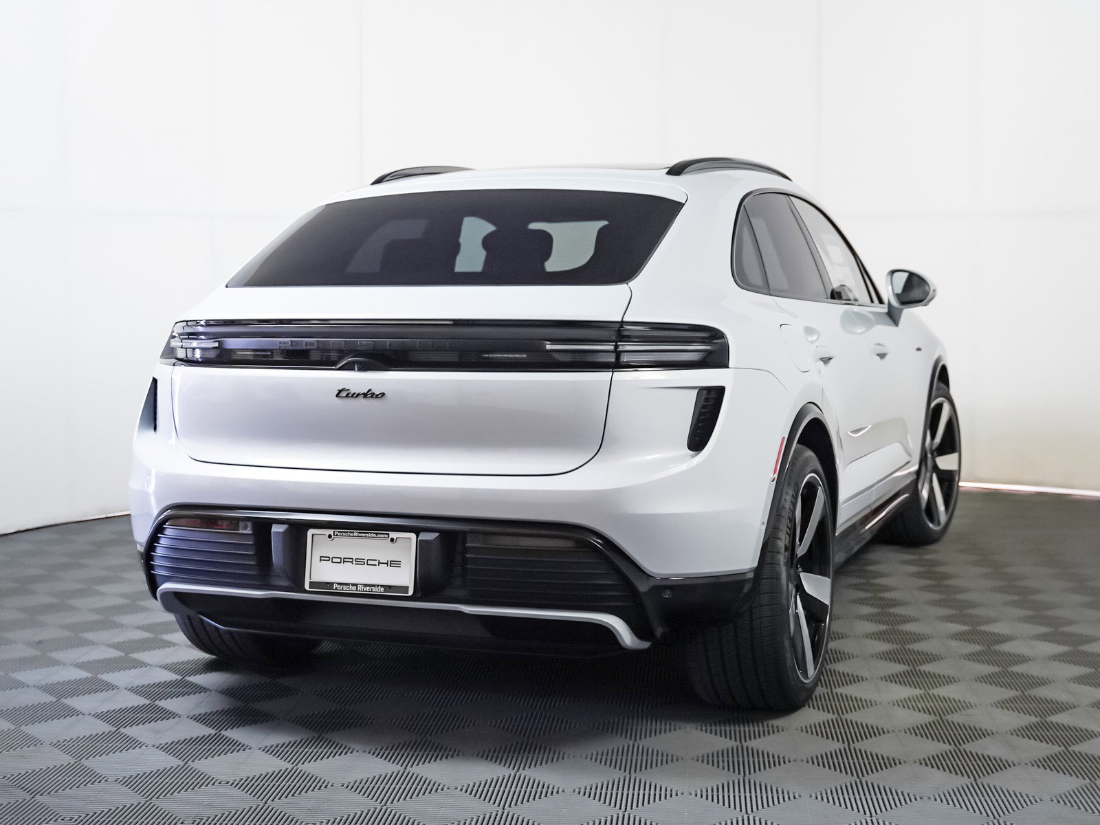 Used 2025 Porsche Macan Turbo Electric image 10