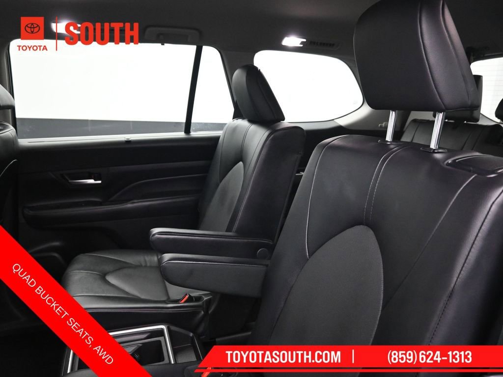 Used 2025 Toyota Grand Highlander AWD image 25