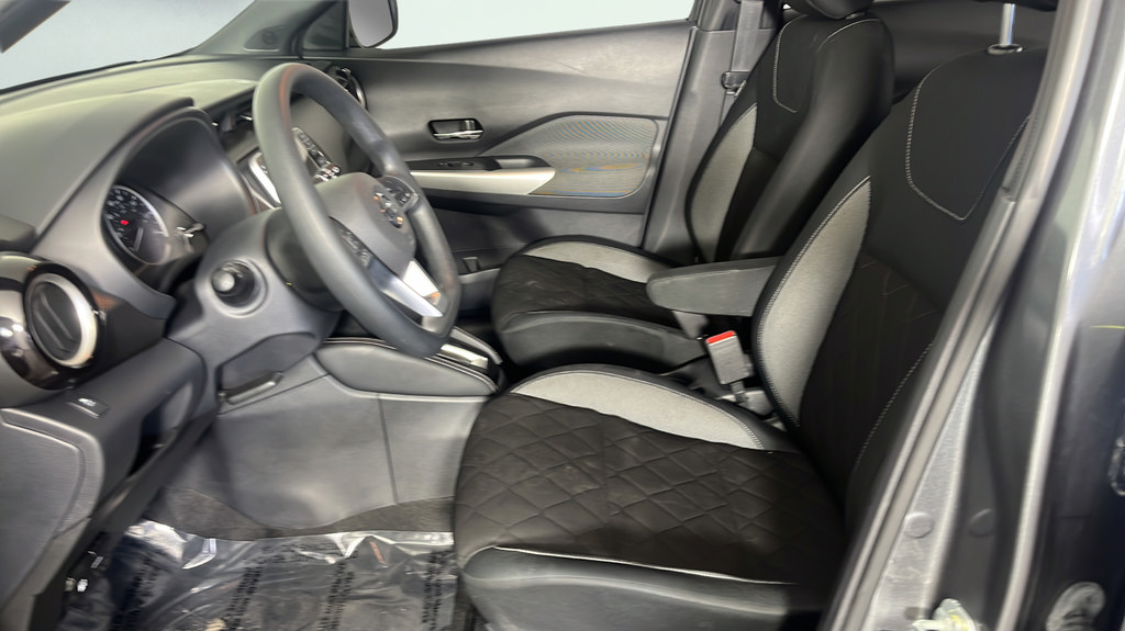Used 2019 Nissan Kicks SV FWD image 10