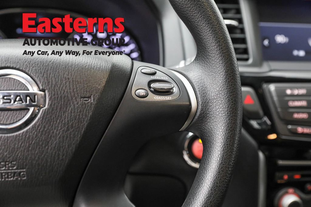 Used 2020 Nissan Pathfinder S image 16