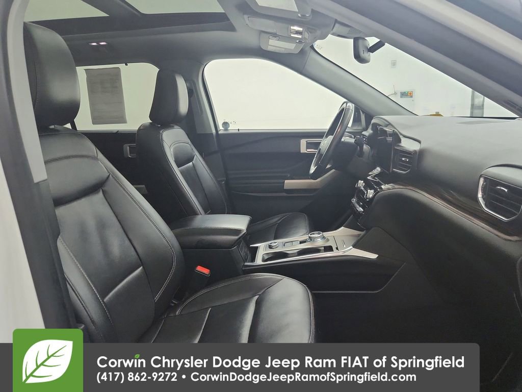 Used 2021 Ford Explorer Limited w/ Equipment Group 301A AWD/4WD image 33