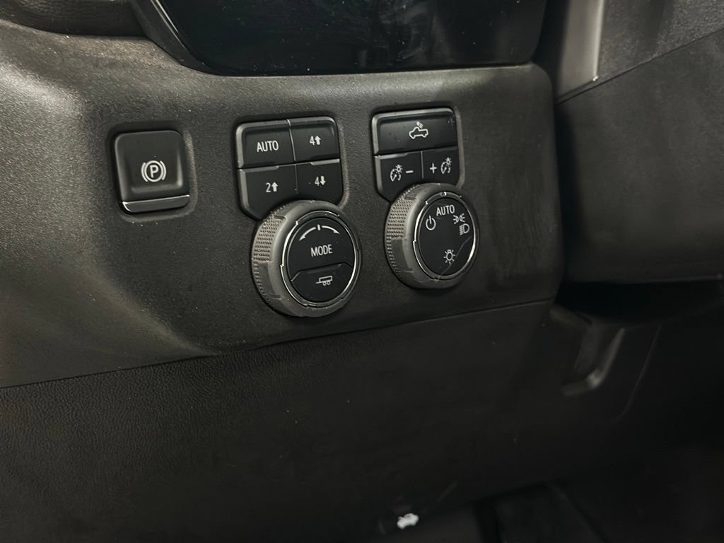 Used 2024 Chevrolet Silverado 1500 LT w/ Z71 Off-Road Package AWD/4WD image 18