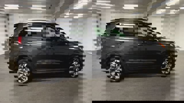 Used 2021 Kia Niro EX Premium image 9