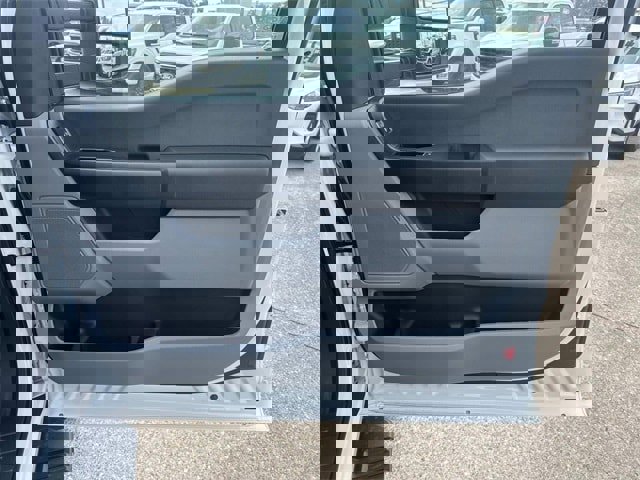 New 2025 Ford F550 4x4 SuperCab Super Duty image 16