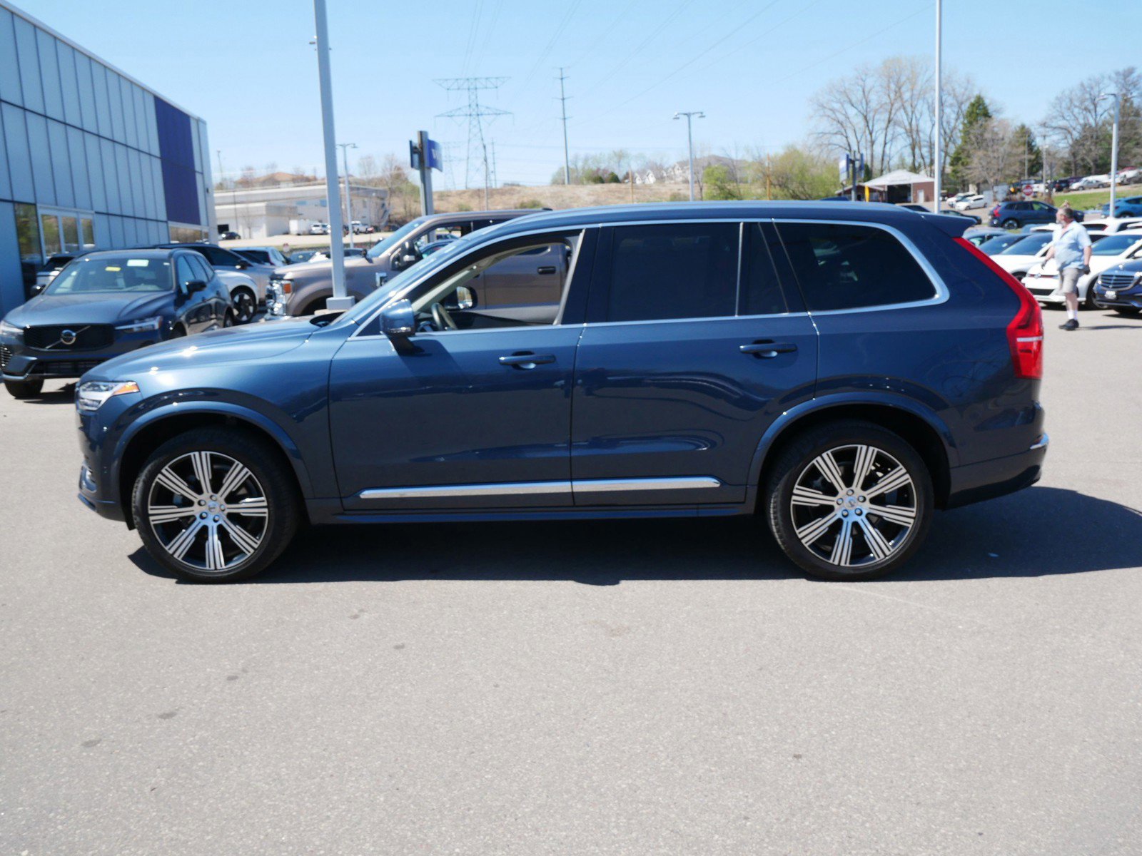 Certified 2023 Volvo XC90 B6 Ultimate AWD/4WD image 4