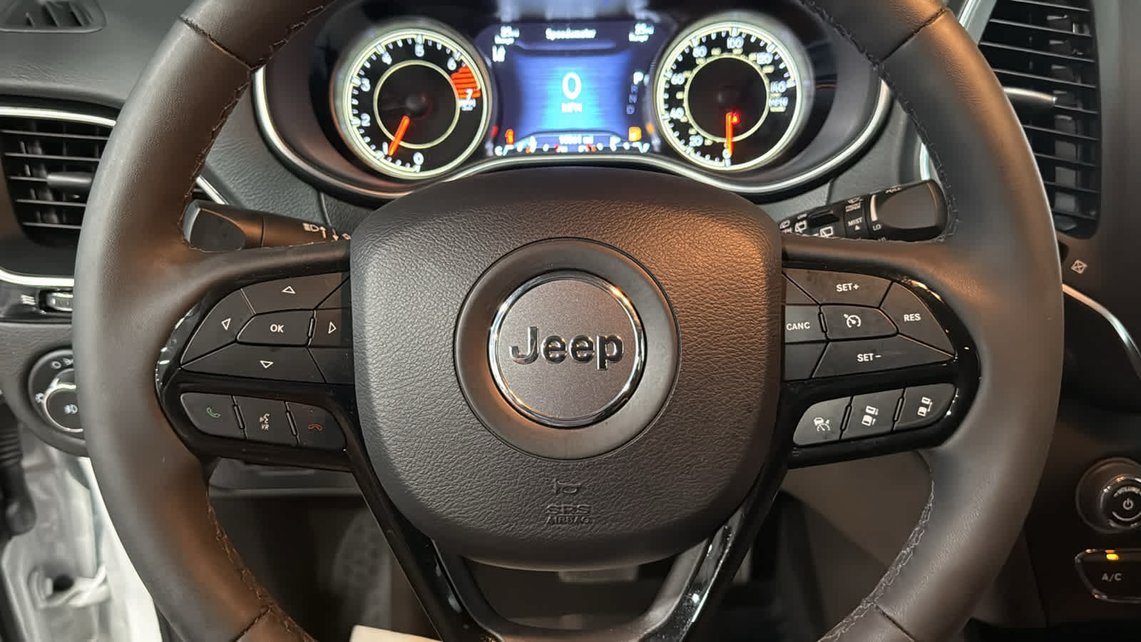 Certified 2023 Jeep Cherokee Altitude Lux w/ Mopar Interior Package AWD/4WD image 12