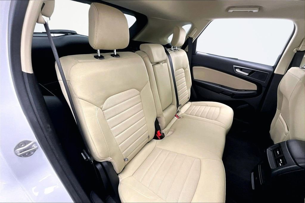 Certified 2024 Ford Edge SE image 27