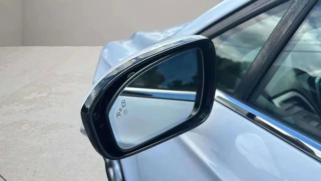 Used 2017 Ford Fusion SE FWD image 10