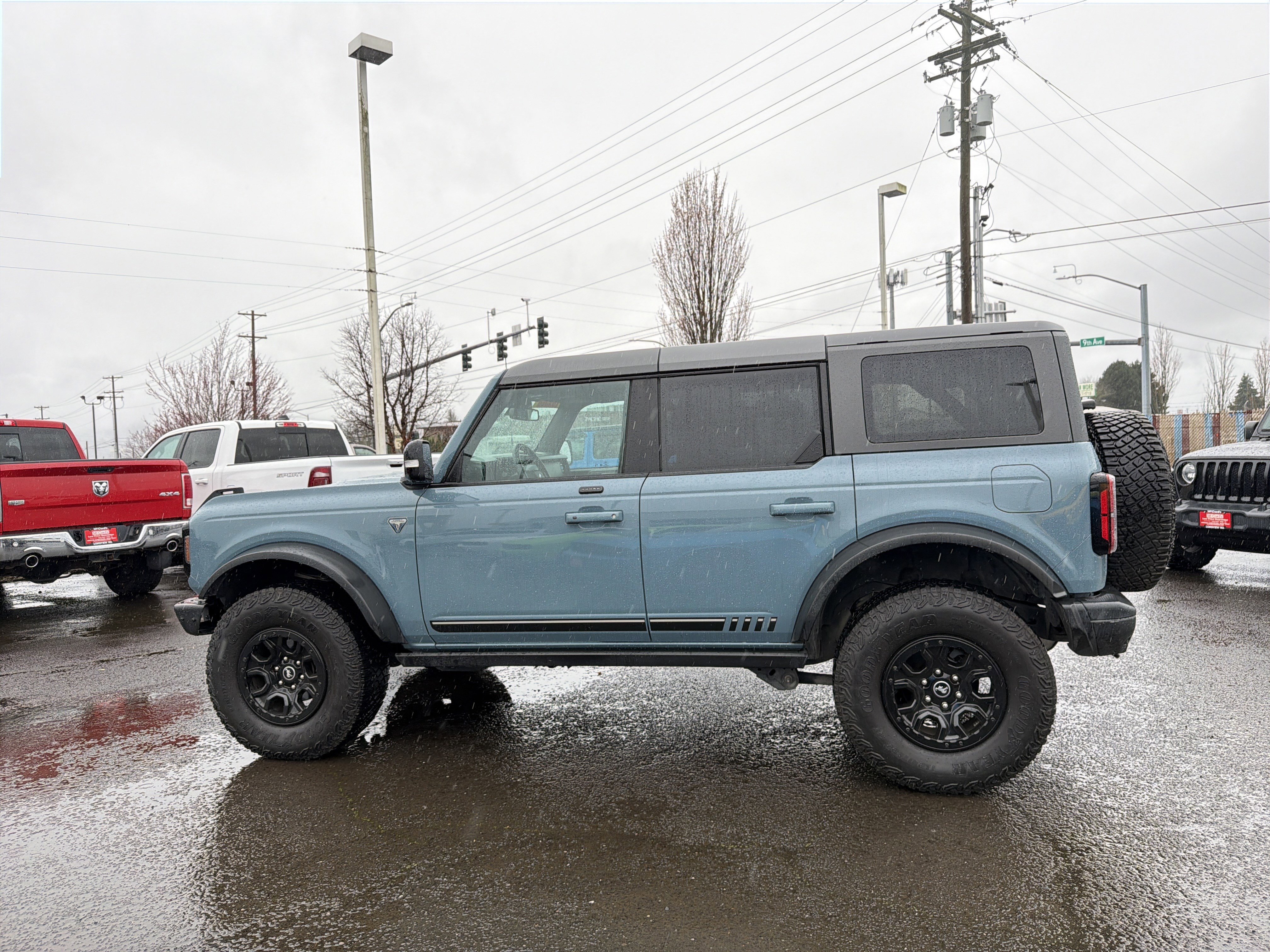 Used 2021 Ford Bronco First Edition AWD/4WD image 2
