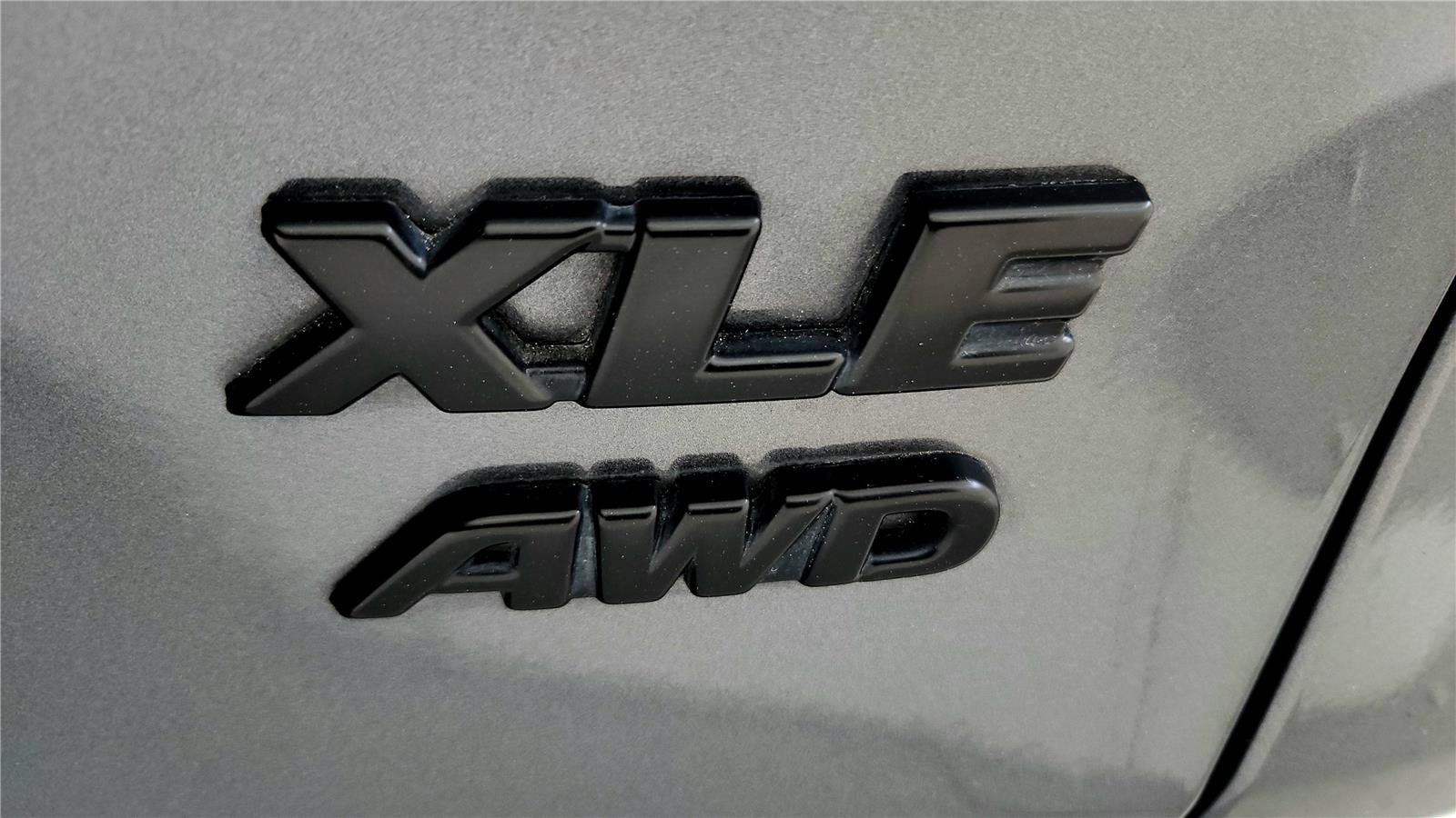 Used 2022 Toyota RAV4 XLE AWD/4WD image 14