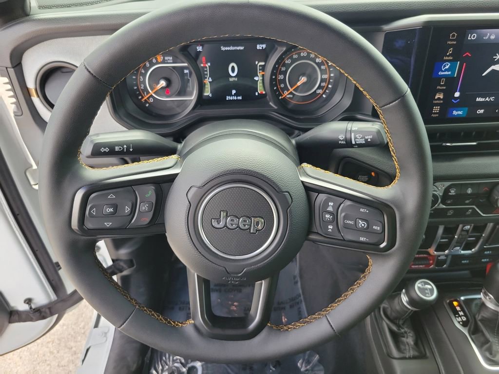 Certified 2025 Jeep Gladiator Mojave AWD/4WD image 27