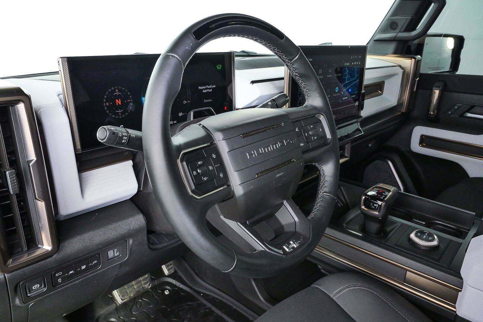 Used 2024 GMC Hummer EV 2X w/ LPO, Illumination Package AWD/4WD image 4