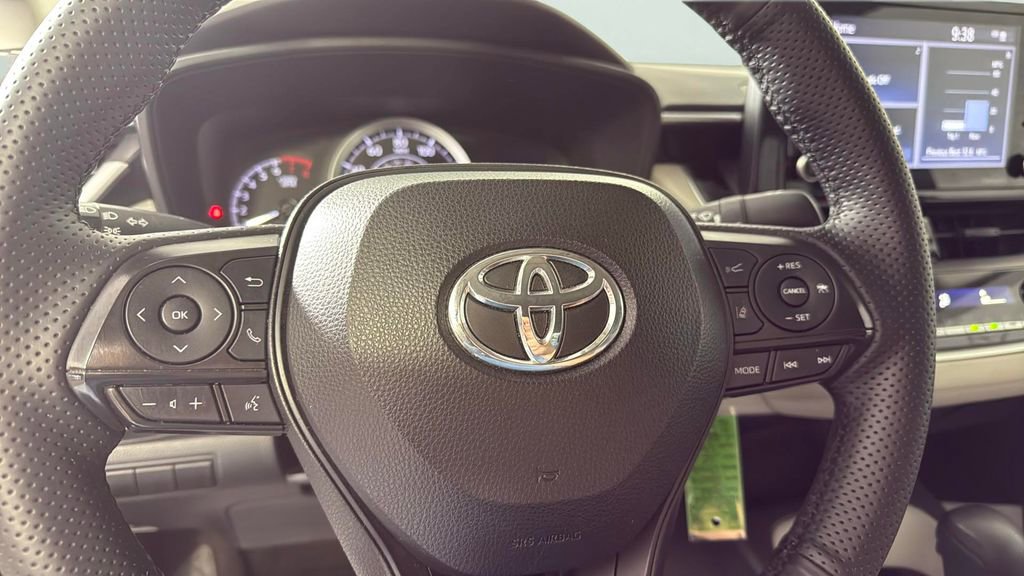 Used 2022 Toyota Corolla LE image 16