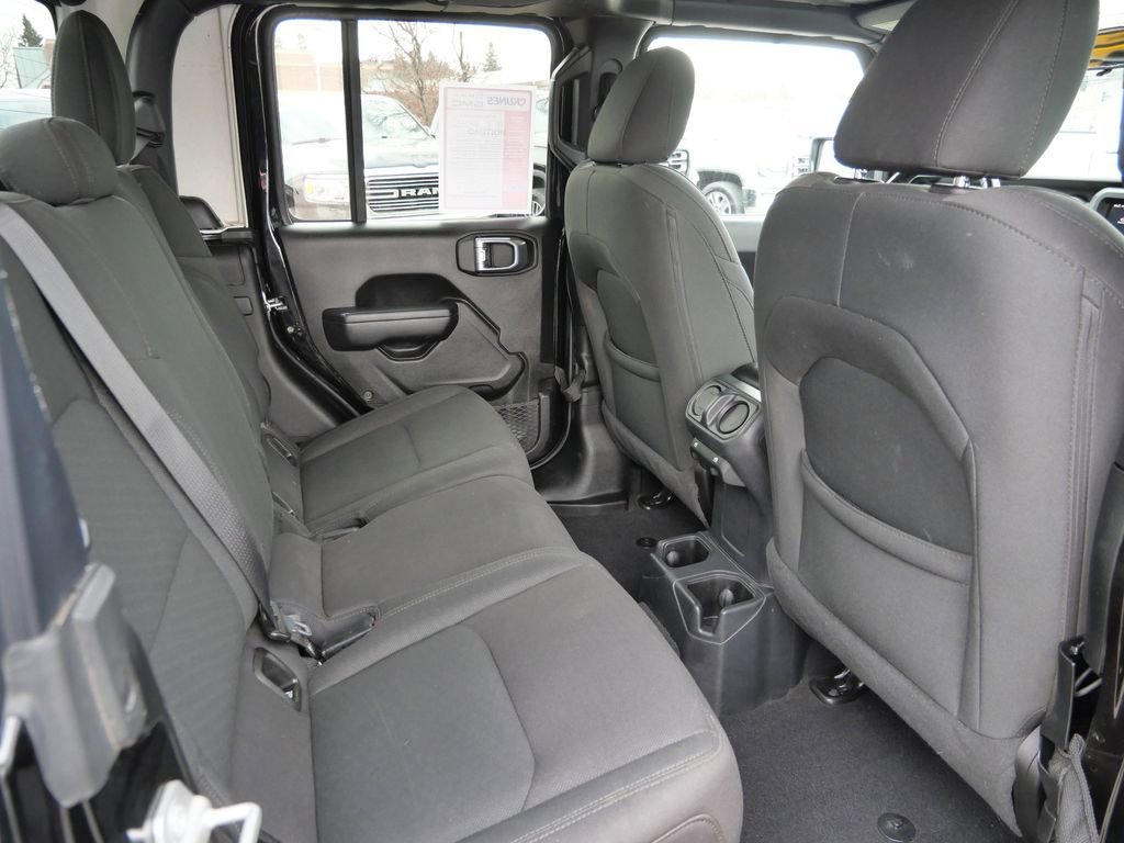 Used 2021 Jeep Gladiator Sport image 18
