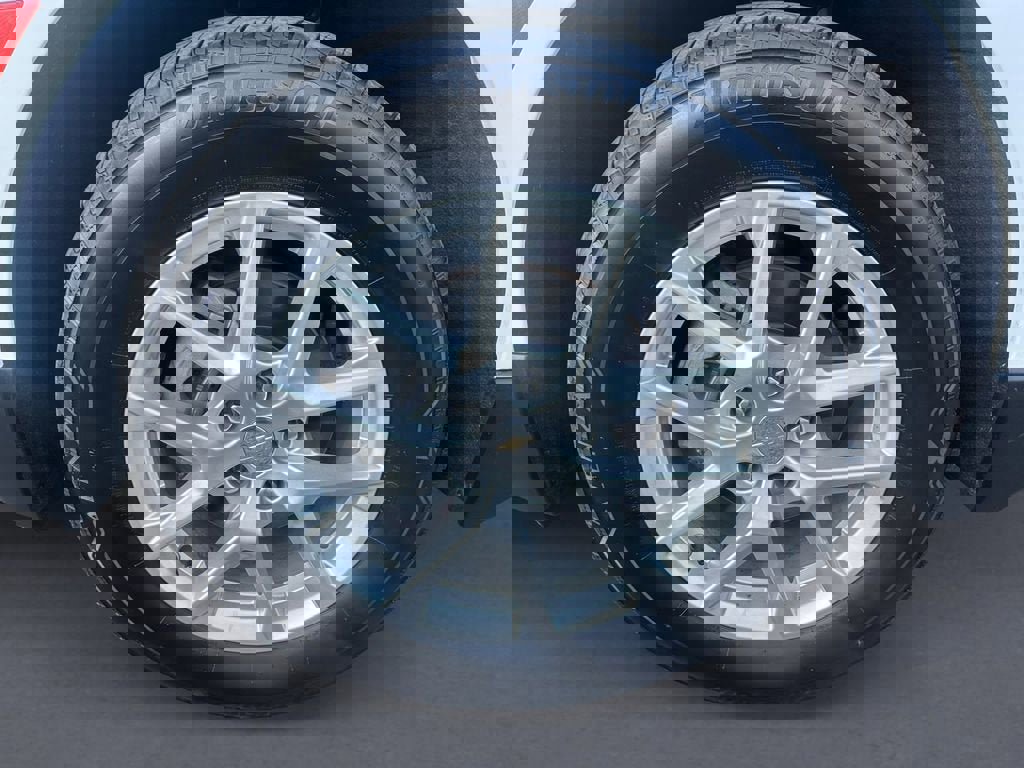 Used 2024 Chevrolet Equinox LT image 9