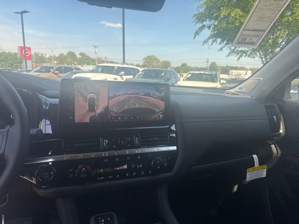 New 2026 Nissan Pathfinder Platinum AWD/4WD image 15