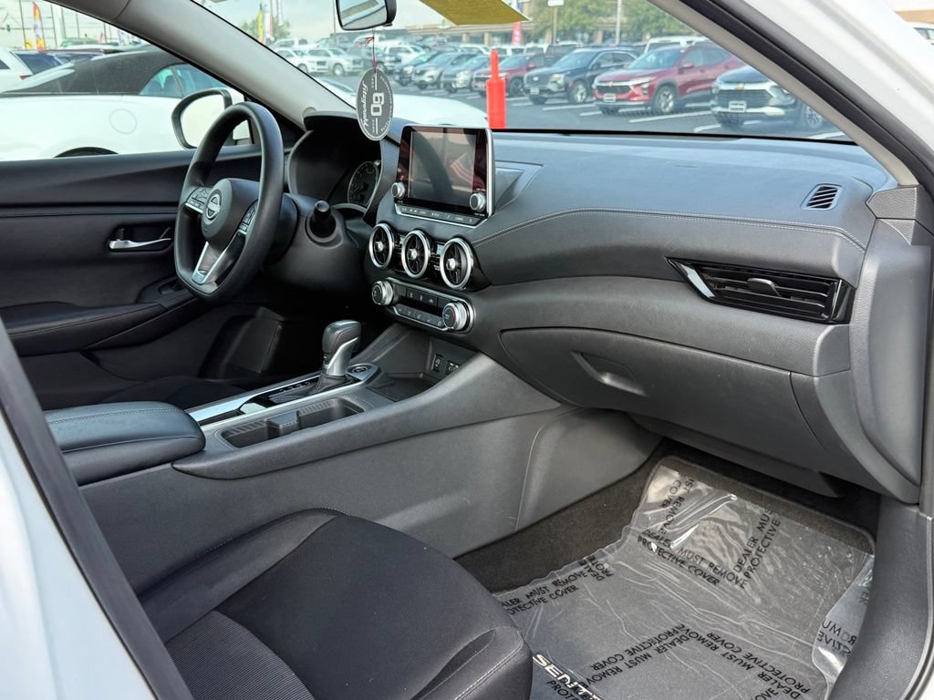 Used 2025 Nissan Sentra SV FWD image 16