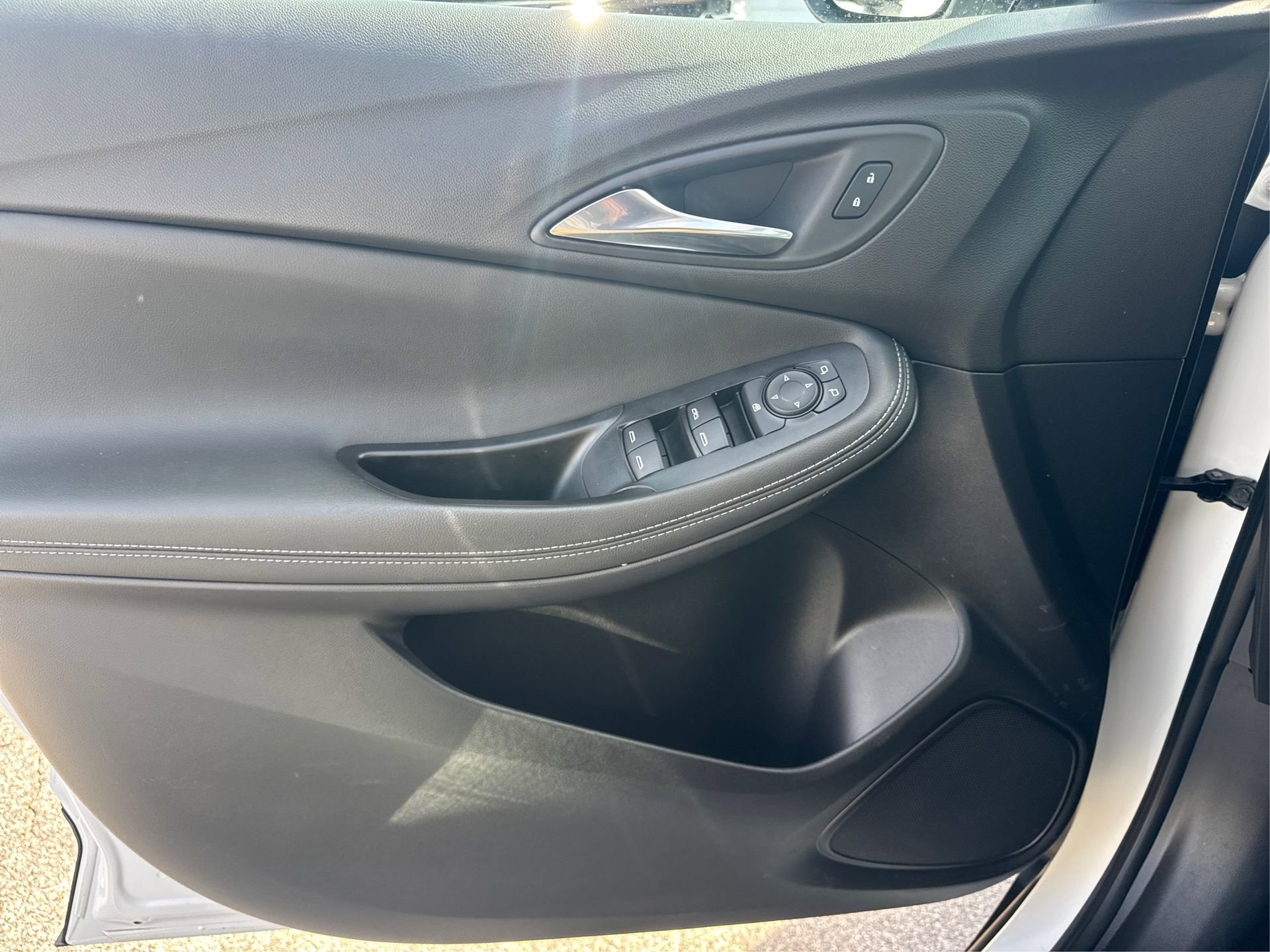 Used 2023 Buick Encore GX Preferred w/ Cold Weather Comfort Package image 25